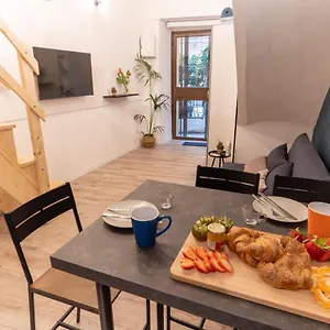 https://casacece-kalsa.sicilyhotelsitaly.net